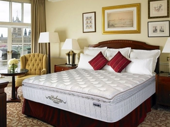 khách hàng nhận ưu đãi khi mua nệm Dunlopillo