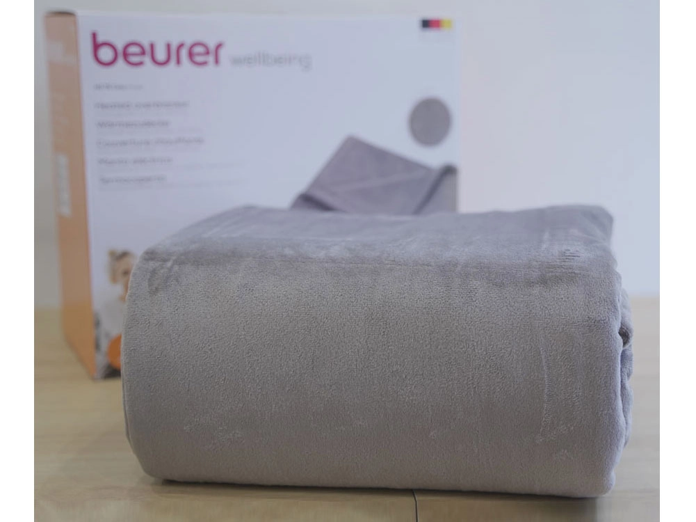 Các mẫu chăn điện Beurer và Medisana bày trên kệ