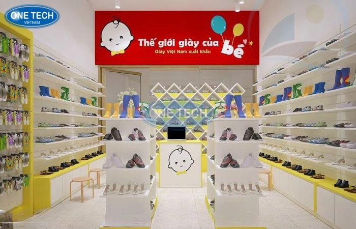 các mức giá đệm 3D thoáng khí trên kệ trưng bày