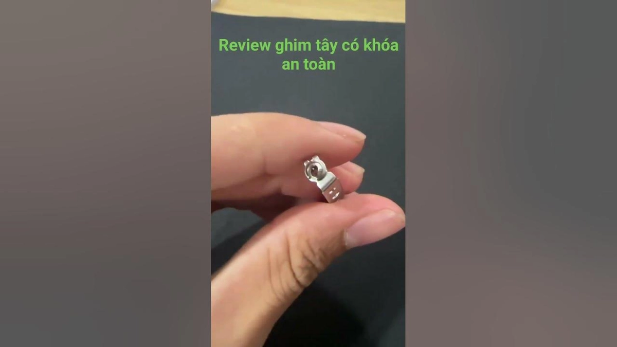 cận cảnh khóa kéo vỏ đệm tròn bền chắc