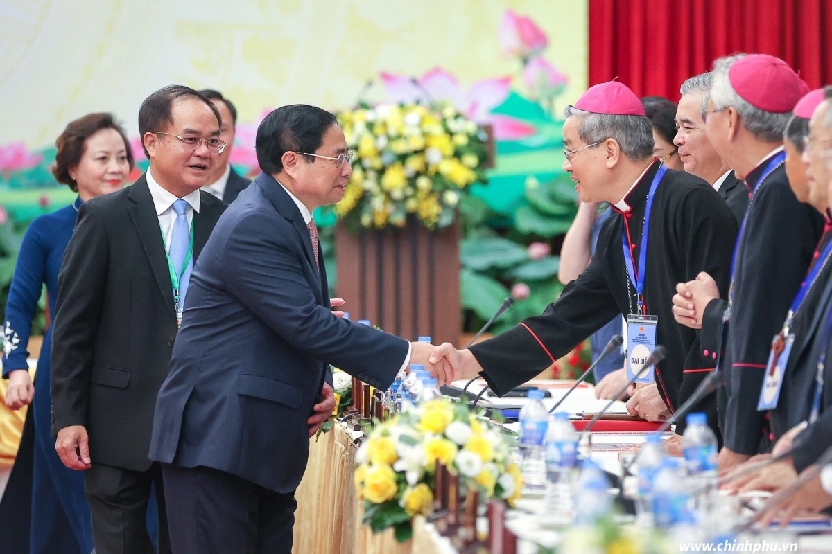 Chăn Ra Thanh Thủy tông trung tính sang trọng