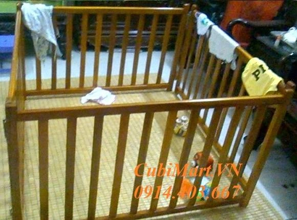 đệm quây cũi cho bé trong cũi gỗ sáng màu