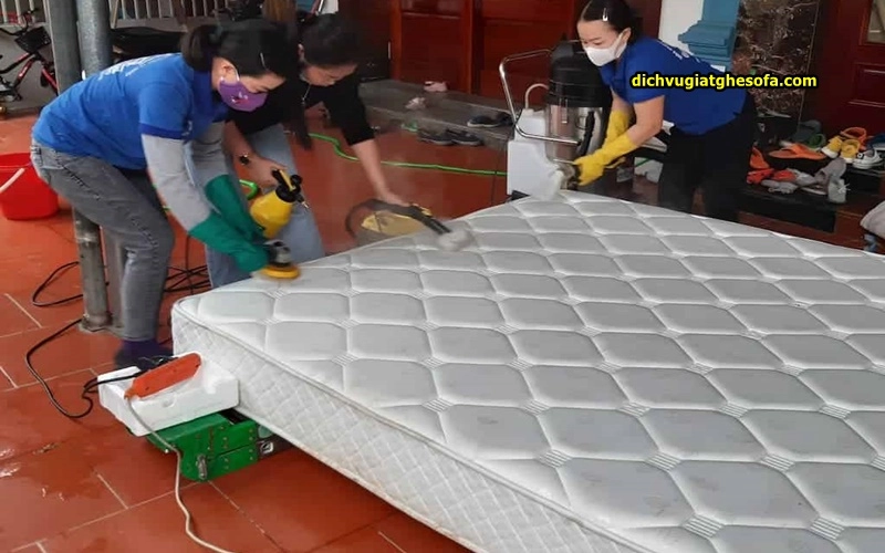Dịch vụ vệ sinh đệm bông ép chuyên nghiệp tận nơi