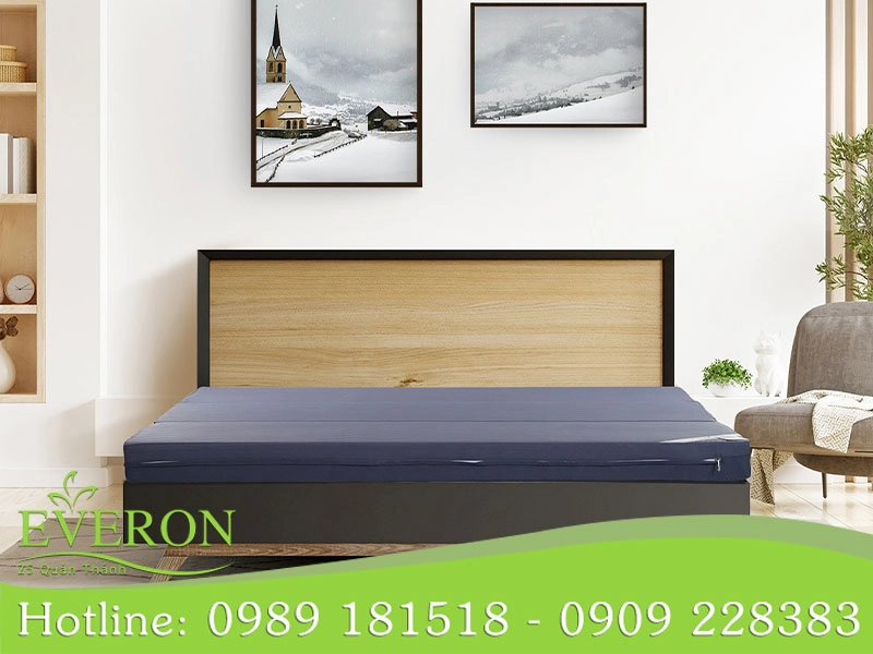 Đo kích thước giường và thử đệm Everon tại chỗ