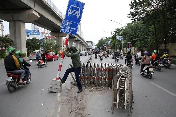 khách đến Đệm Xanh Nguyễn Trãi vào giờ vắng