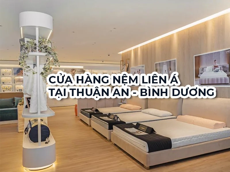 khách nằm thử nệm tại cửa hàng uy tín
