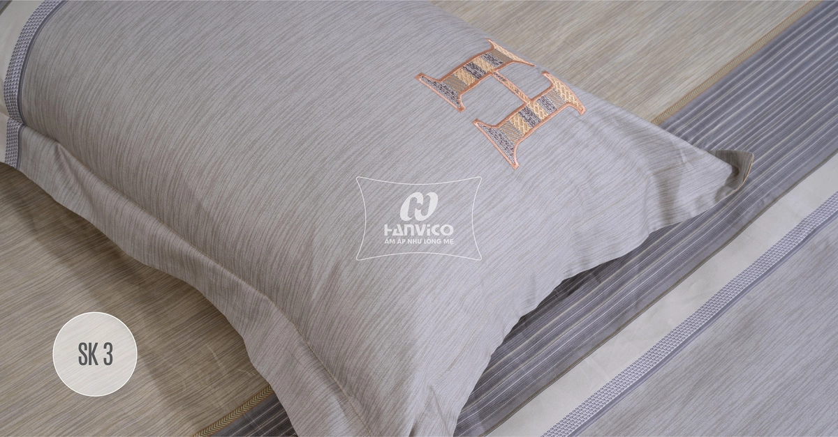 Kiểm tra đường may và chun ôm ga Hanvico