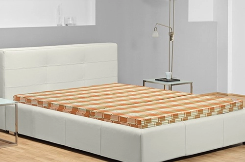 kỹ thuật viên Hanvico tư vấn độ cứng đệm phù hợp
