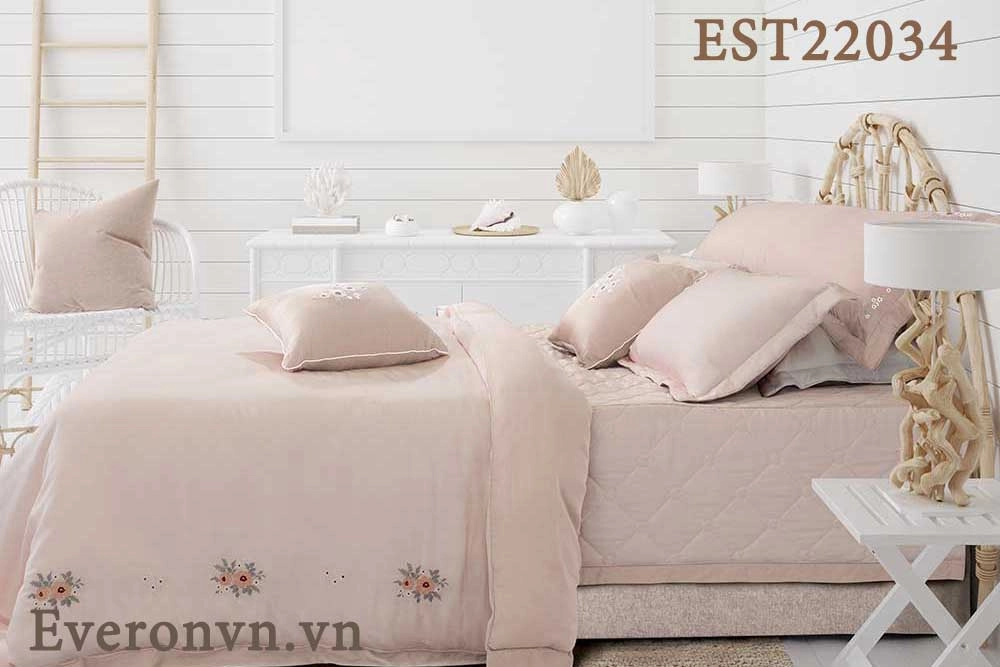Phòng ngủ mùa hè với chăn Everon màu pastel