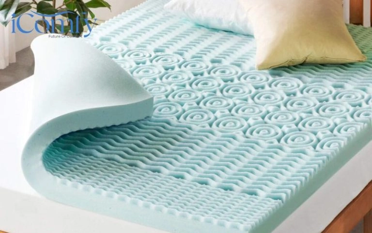 so sánh nệm nước gel Con Cưng trên bàn