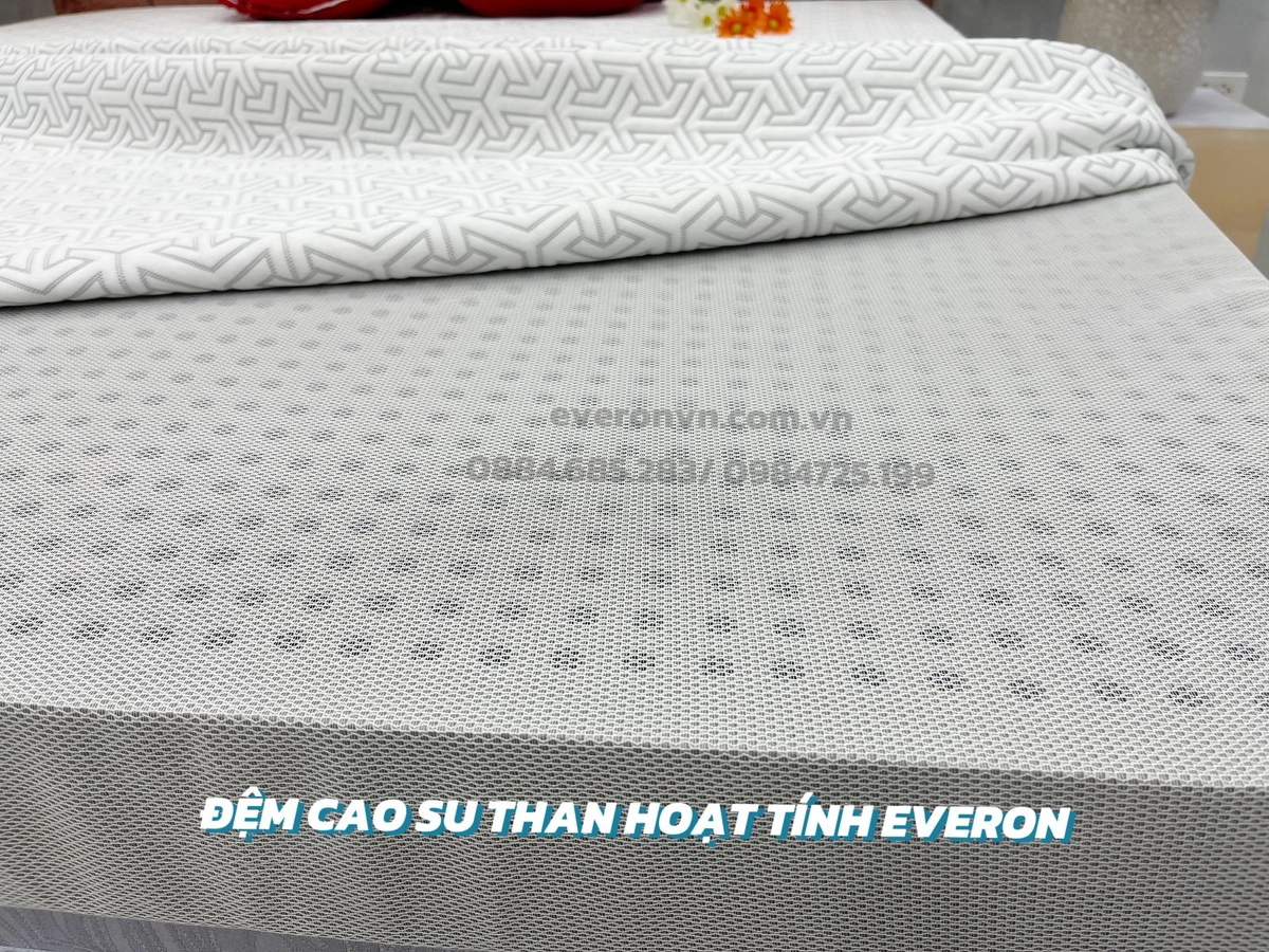 Trải nghiệm nằm thử đệm Everon nhiều độ dày