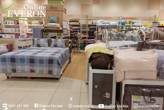 trưng bày đệm Everon tại showroom chính hãng