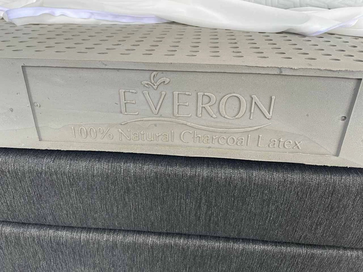 Vệ sinh bọc nệm than hoạt tính Everon tại nhà