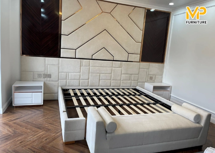 xoay đệm định kỳ trên khung giường chắc chắn