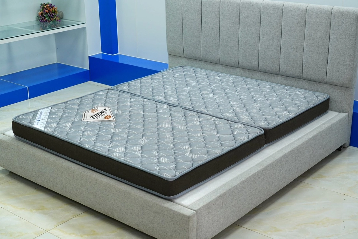 Các kích thước đệm Kim Cương đặt trên giường gỗ