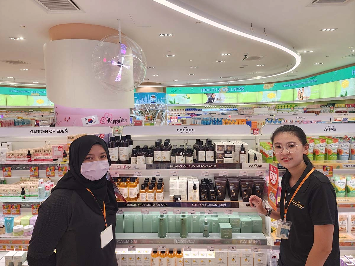 cửa hàng chính hãng và gian hàng Mall uy tín