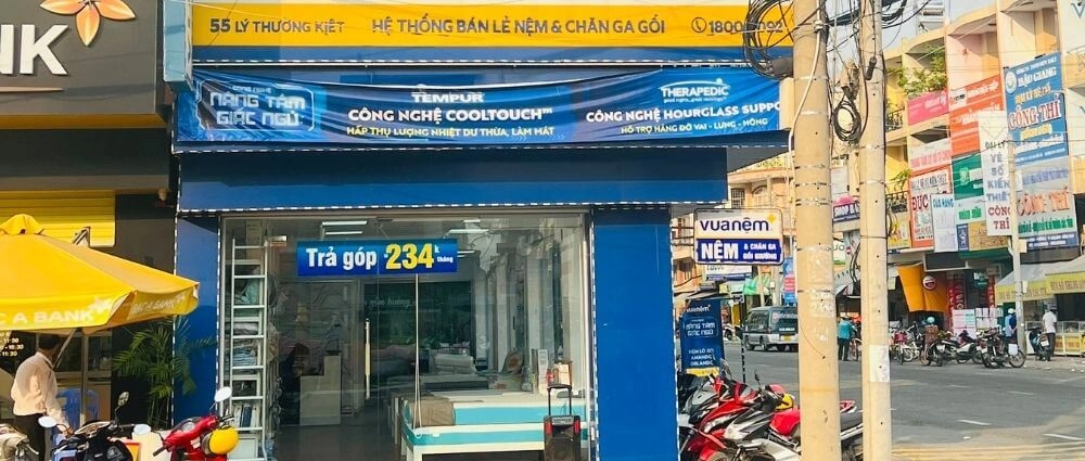 cửa hàng nệm Thắng Lợi trưng bày sản phẩm mới