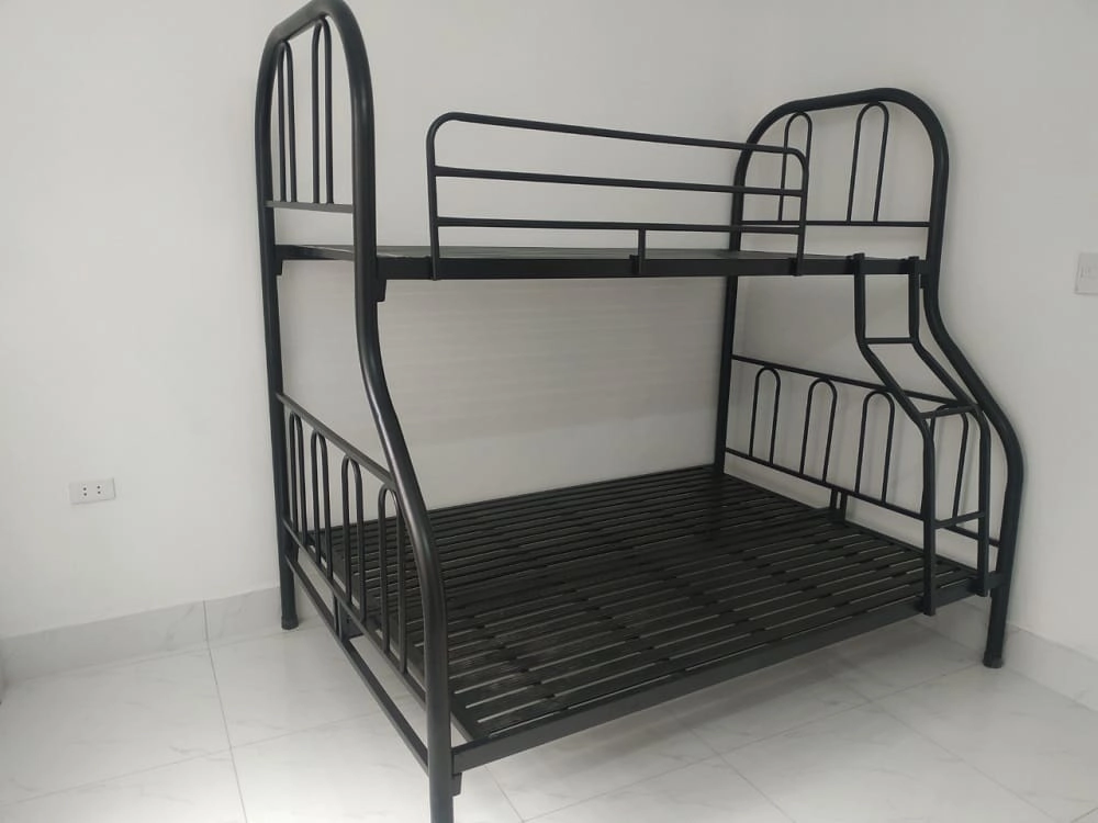 đo giường tầng sắt với thước cuộn chi tiết