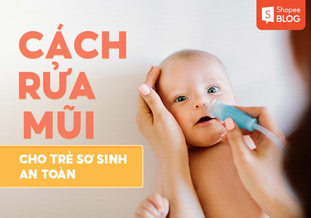 Mẹ đọc hướng dẫn an toàn ngủ cho trẻ sơ sinh