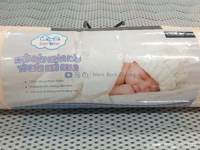 minh họa lỗi chọn nệm quá mềm cho bé