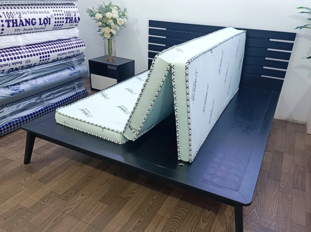 Người dùng trải nghiệm nệm gấp 3 Liên Á