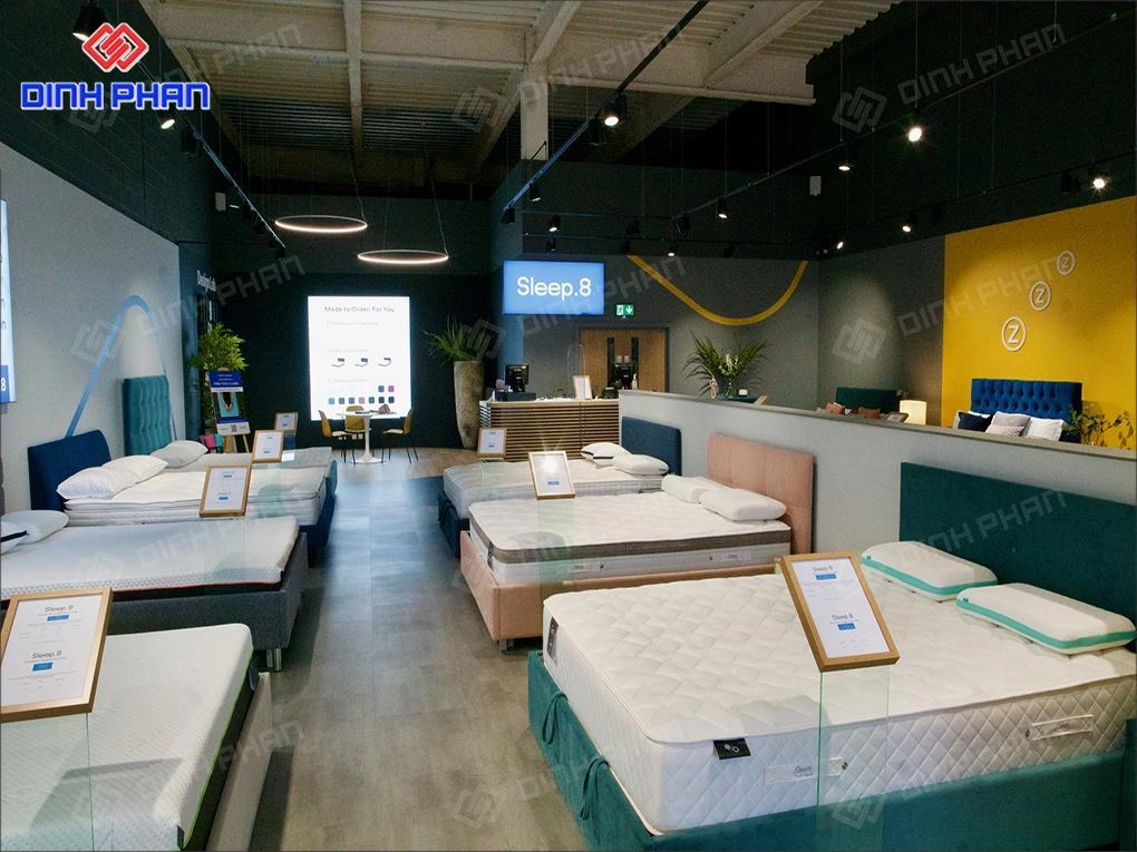 Showroom Kim Cương trưng bày đệm và chăn ga