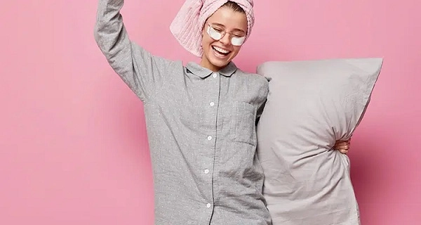 Thói quen thư giãn tối trên nệm Rosi Thắng Lợi