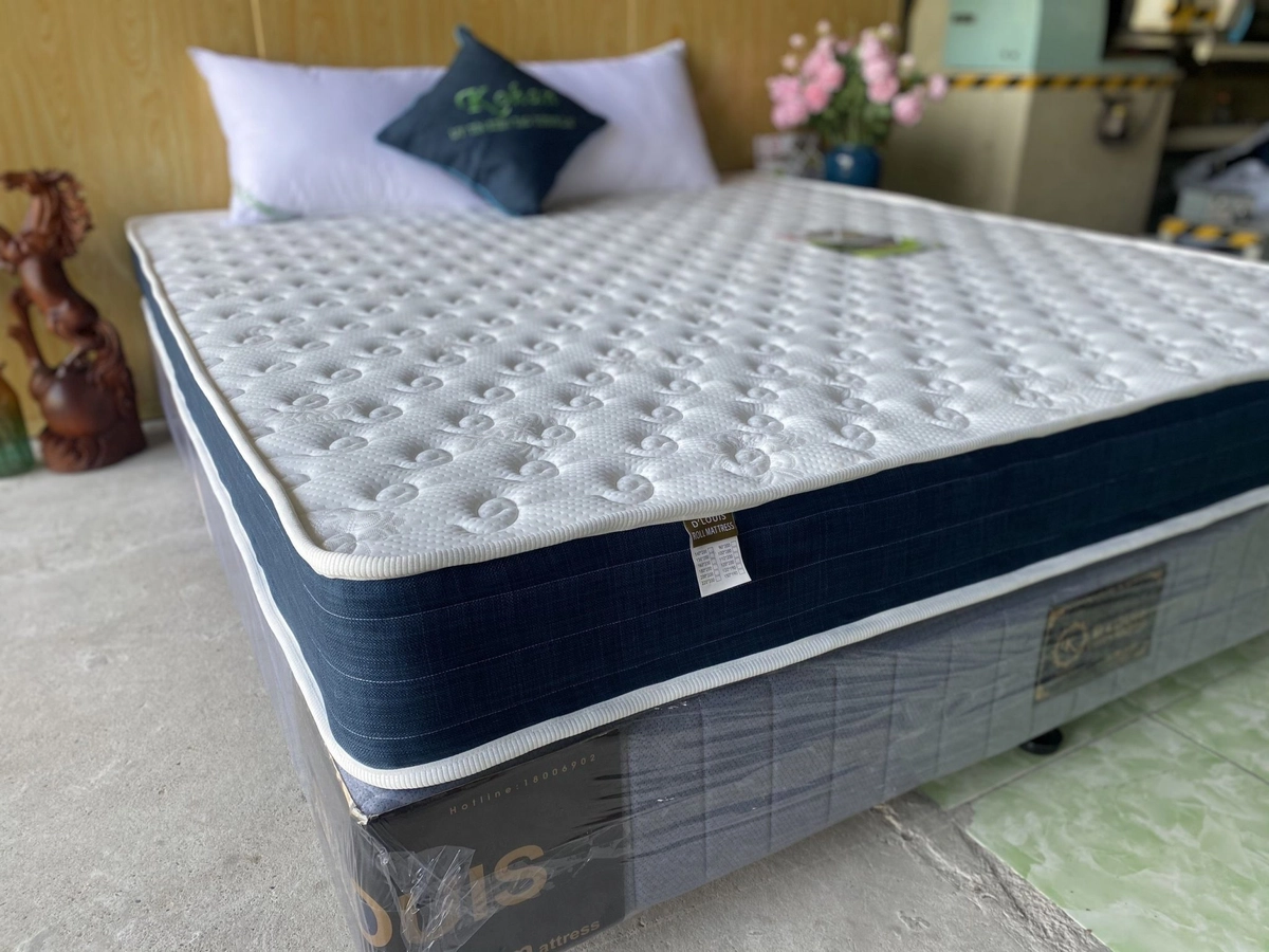 trải nghiệm nằm thử đệm lò xo túi cao cấp