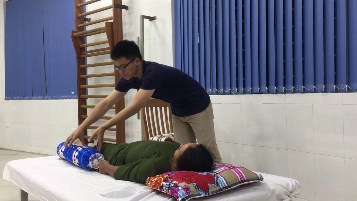 tư thế nằm đúng trên nệm Dunlopillo mỏng